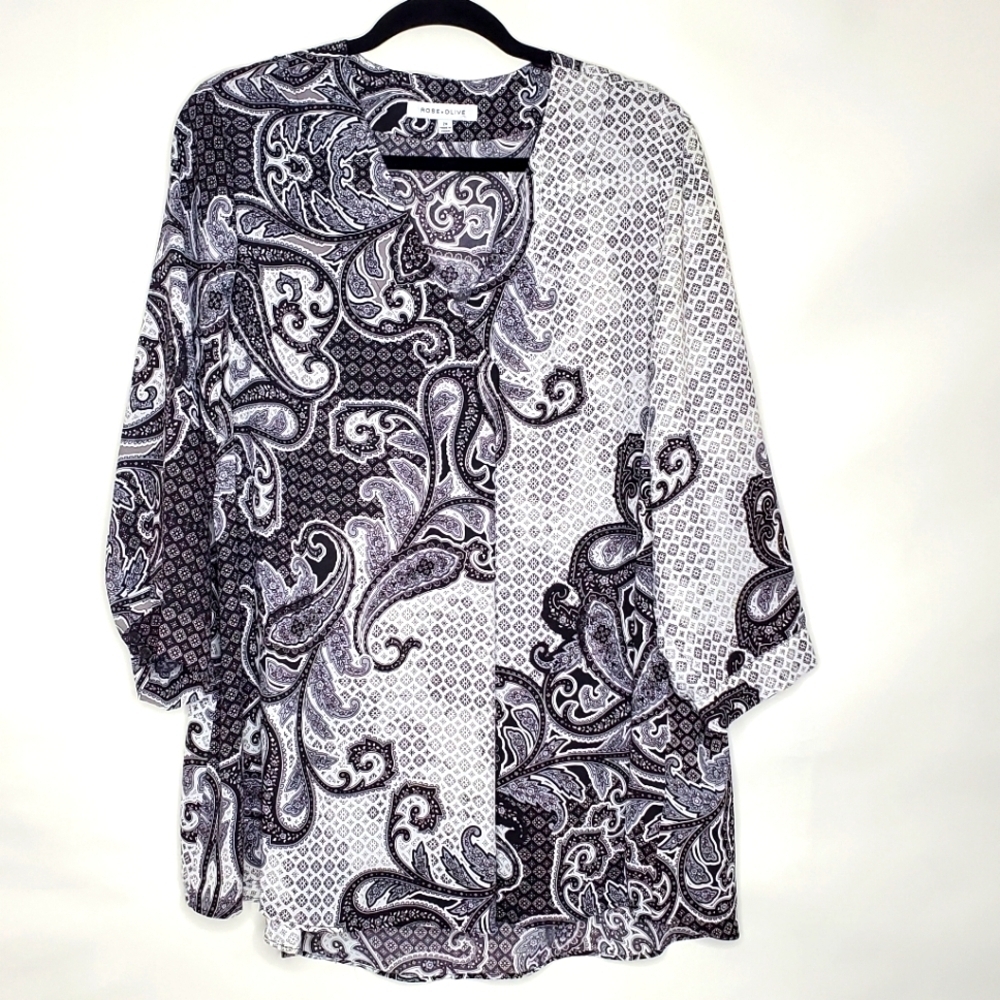Rose + Olive Plus Size Paisley Print Top‎ 2X Black White Abstract Shirt Boho